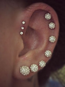 Triple-Forward-Helix-Piercing Stoke Body piercing Hanley